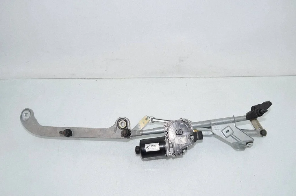 Mechanizm wycieraczek z silniczkiem 7301045