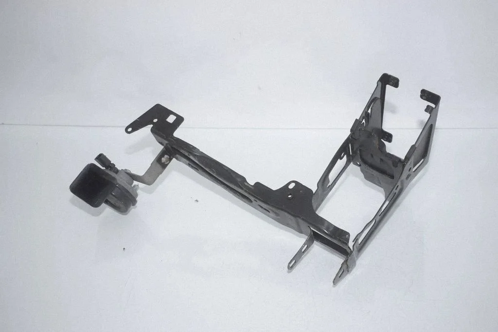Headlight/headlamp mounting bracket 7308803