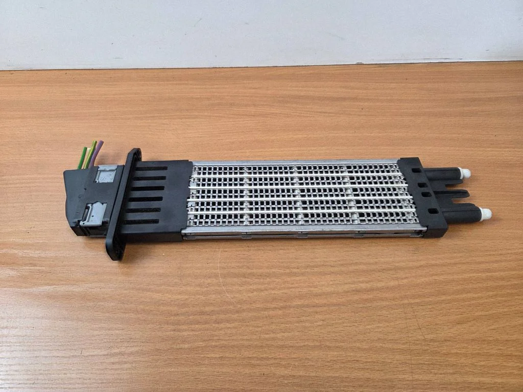 Elektriline salongi küttekeha radiaator A52103100