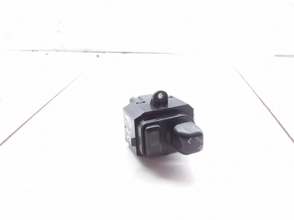 Wing mirror switch NH167L