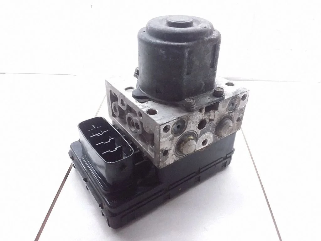 ABS-plokk – Toyota Corolla Verso E121 (2001-2004)
