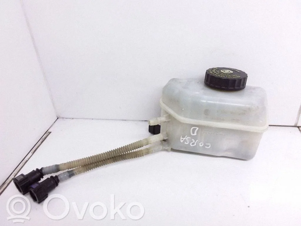 Brake fluid reservoir – Opel Corsa D (2006-2014)