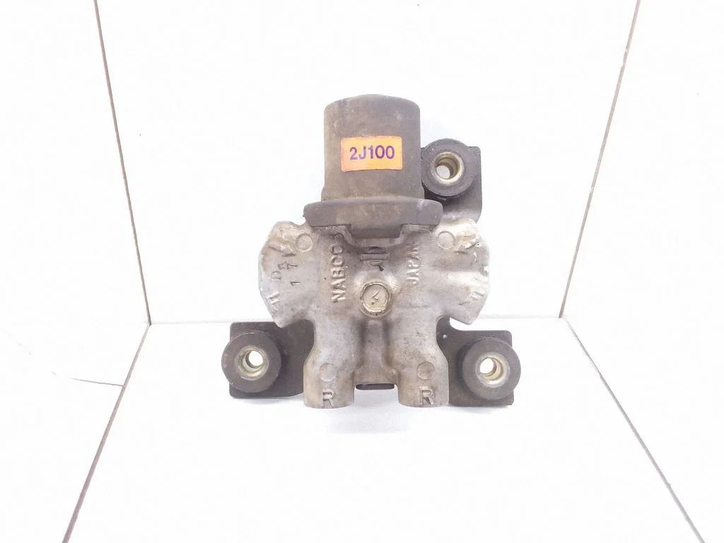 Brake power pressure regulator 2J100