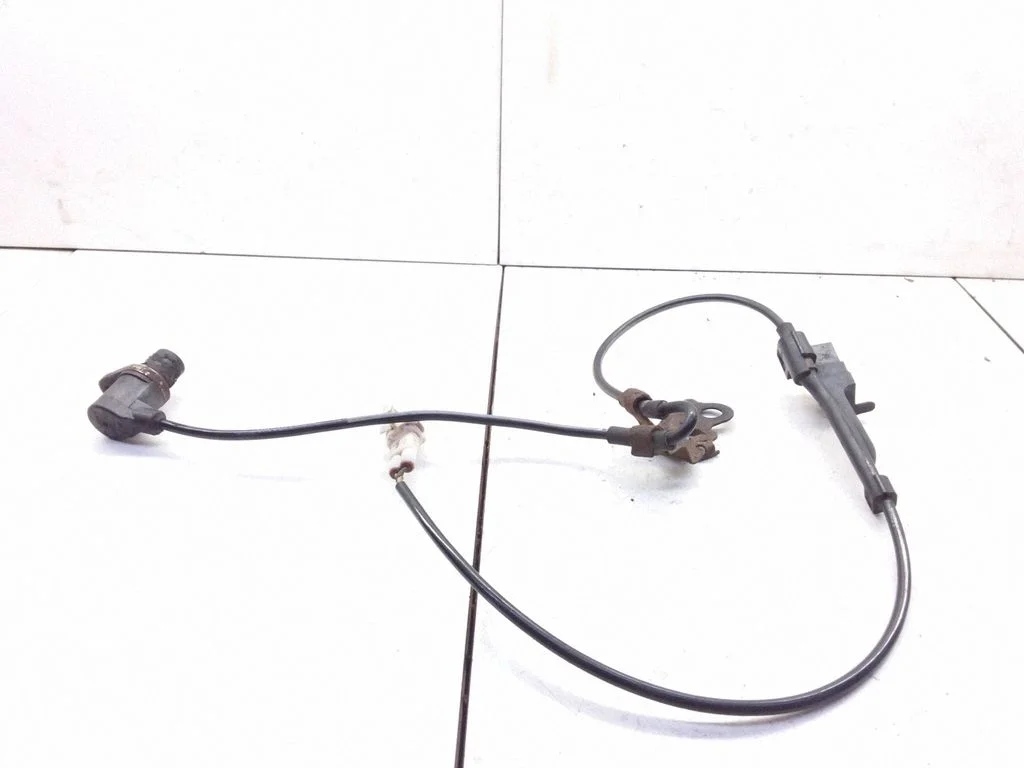 ABS brake wheel speed sensor – Toyota Avensis T250 (2003-2006)