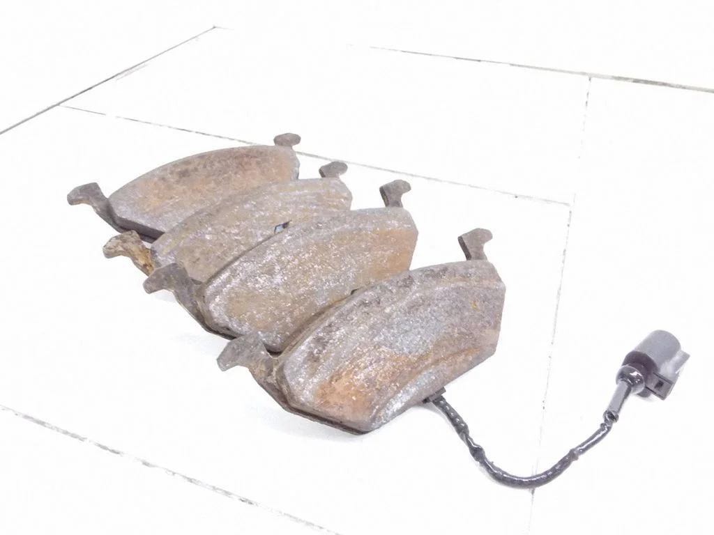 Brake pads (front) – Volkswagen Golf IV (1998-2005)
