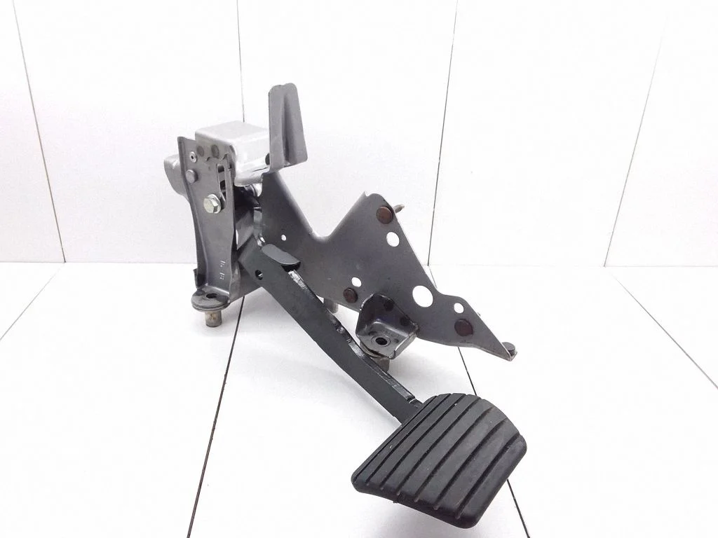 Brake pedal 180205139R