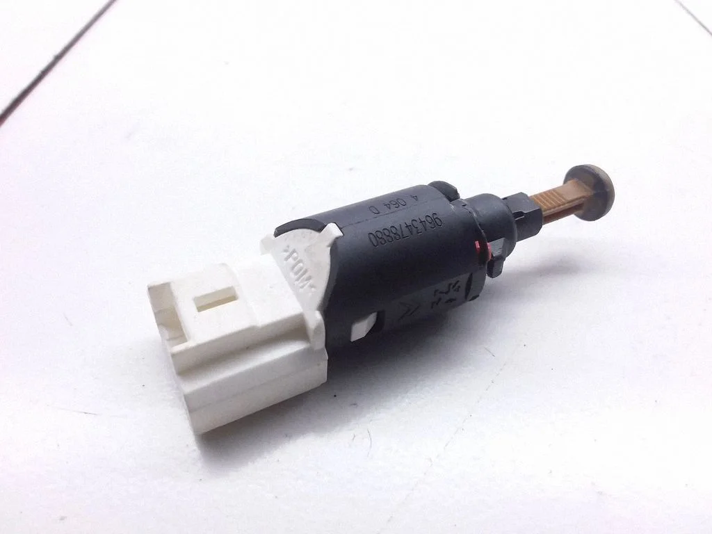 Brake pedal sensor switch – Peugeot 307 (2001-2005)