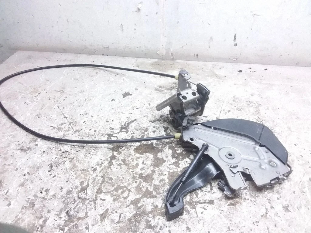 Handbrake/parking brake lever assembly – Volkswagen Touareg I (2002-2010)