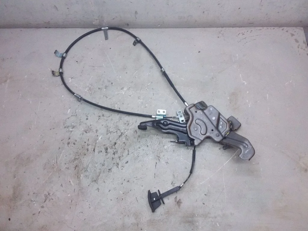 Handbrake/parking brake lever assembly