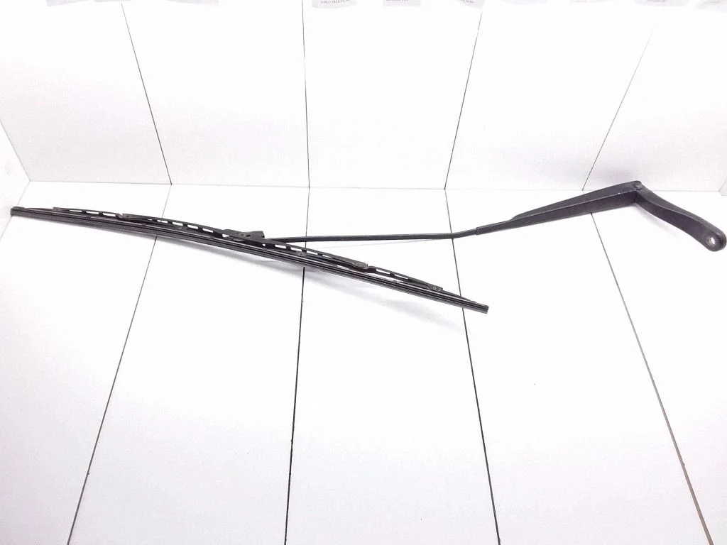 Priekšējā stikla tīrītājs 8200734779