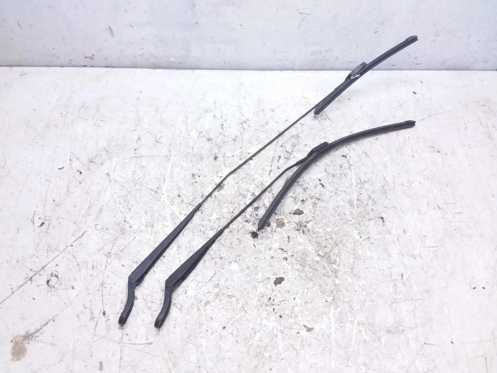 Windshield/front glass wiper blade – Renault Zoe (2012-)