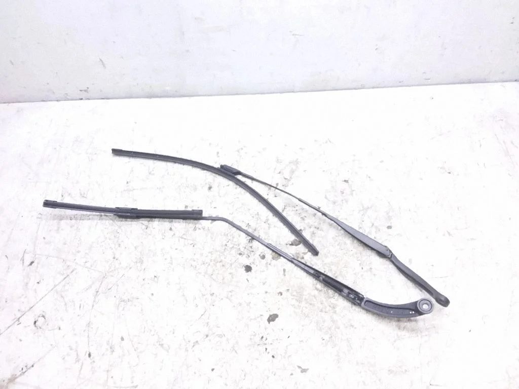 Windshield/front glass wiper blade 288812365R – Renault Captur (2013-2020)