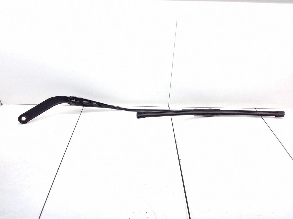 Windshield/front glass wiper blade – BMW 1 Series E81 E87 (2004-2011)