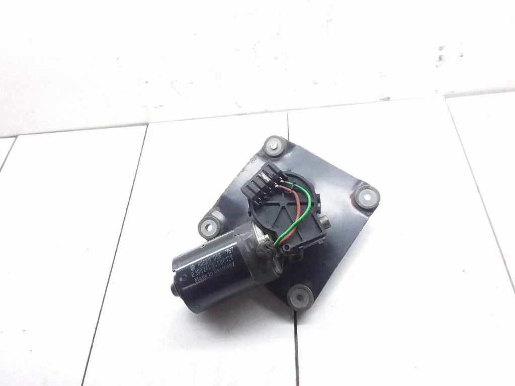 Wiper motor – Volvo S40, V40 (1995-2004)
