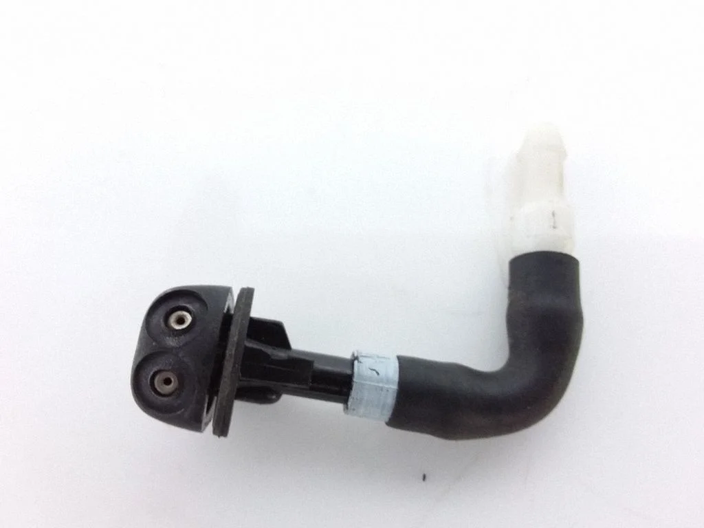 Rear window washer spray nozzle