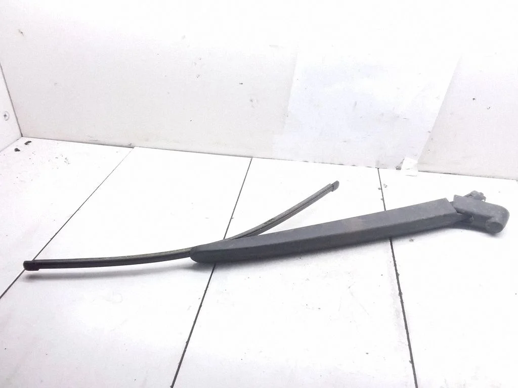 Rear wiper blade arm – Opel Vectra C (2002-2005)