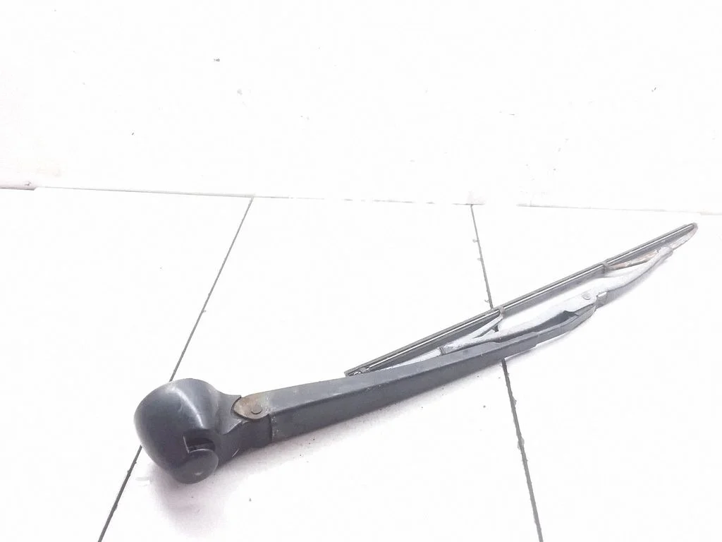 Rear wiper blade arm – Volkswagen Golf IV (1998-2005)