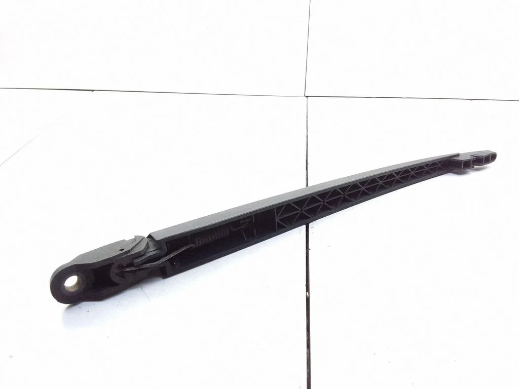 Ramię wycieraczki tylnej – Opel Vectra C (2002-2005)