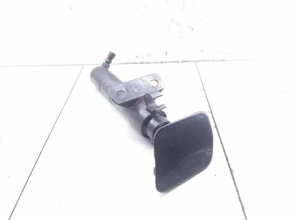 Headlight washer spray nozzle – front left