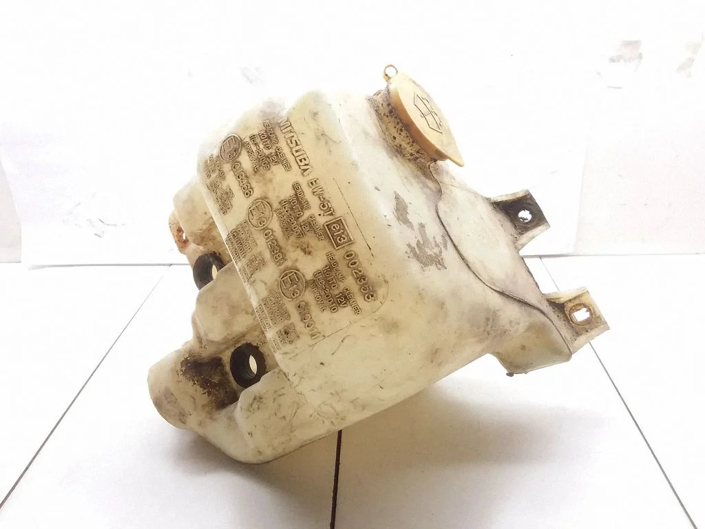 Klaasipesuvedeliku paak – Subaru Forester SF (2000-2003)