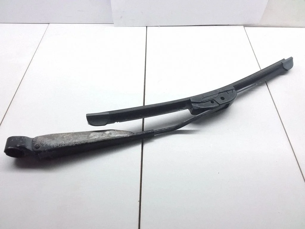 Rear wiper blade 05288704AC