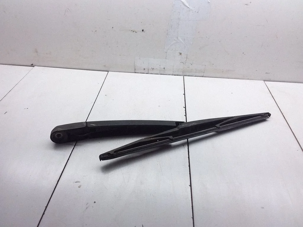 Rear wiper blade