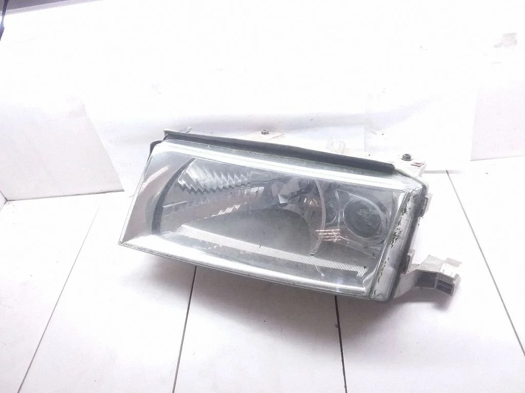 Headlight/headlamp – Skoda Octavia Mk1 (1U) (1996-2004)