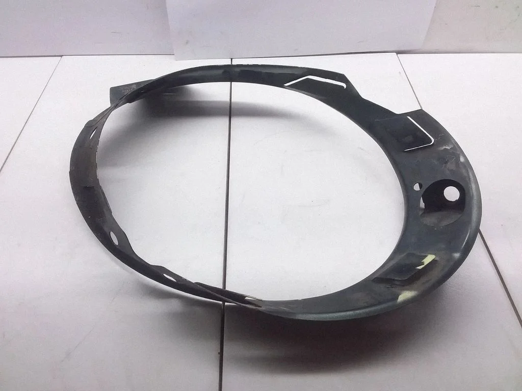 Headlight/headlamp mounting bracket – right