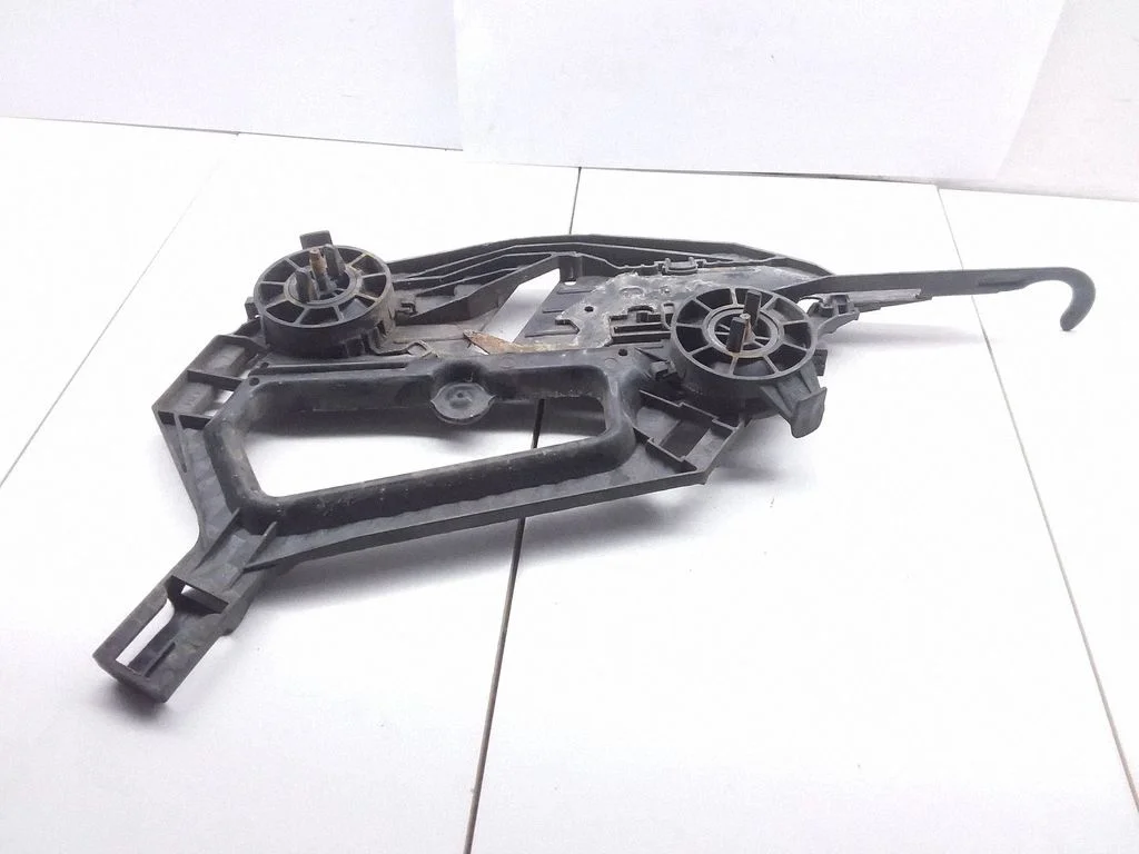 Headlight/headlamp mounting bracket 1Z0941340