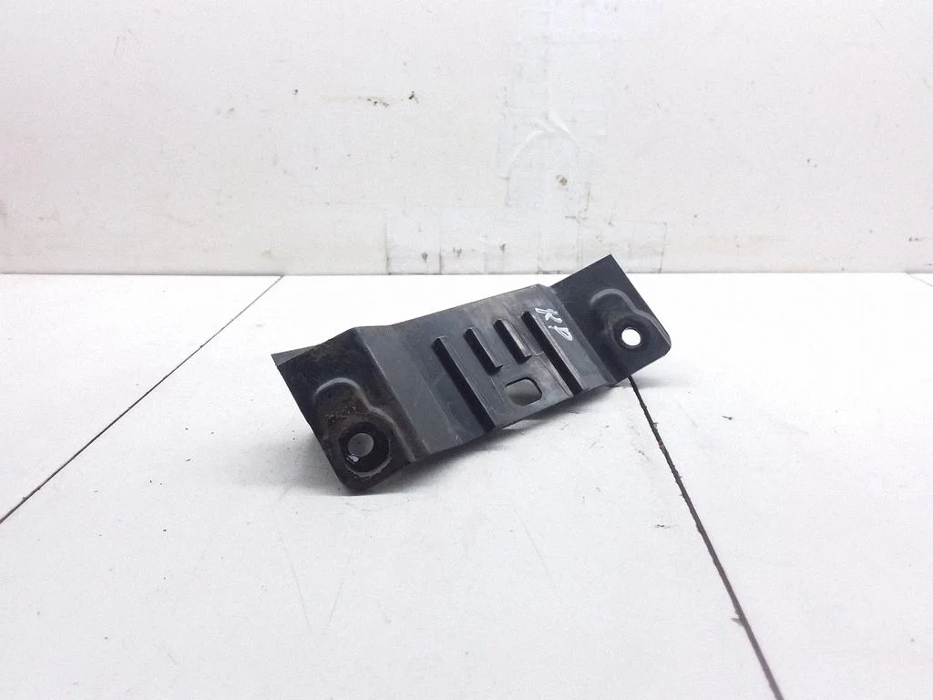 Headlight/headlamp mounting bracket 865511D000