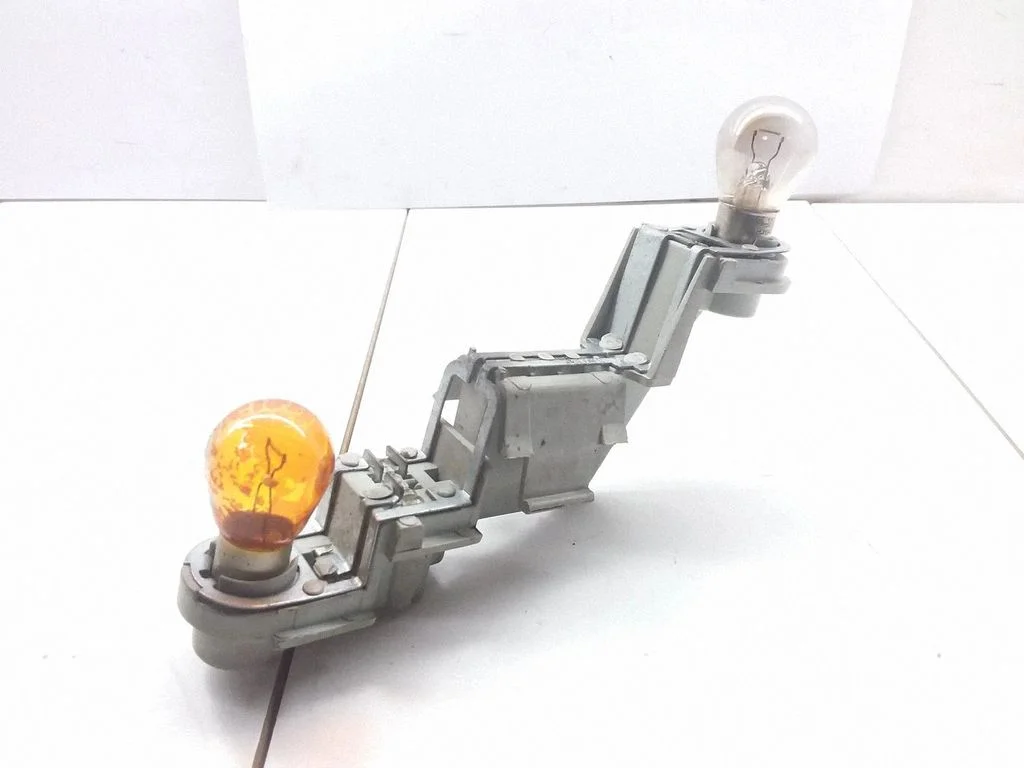 Część lampy tylnej 28127002