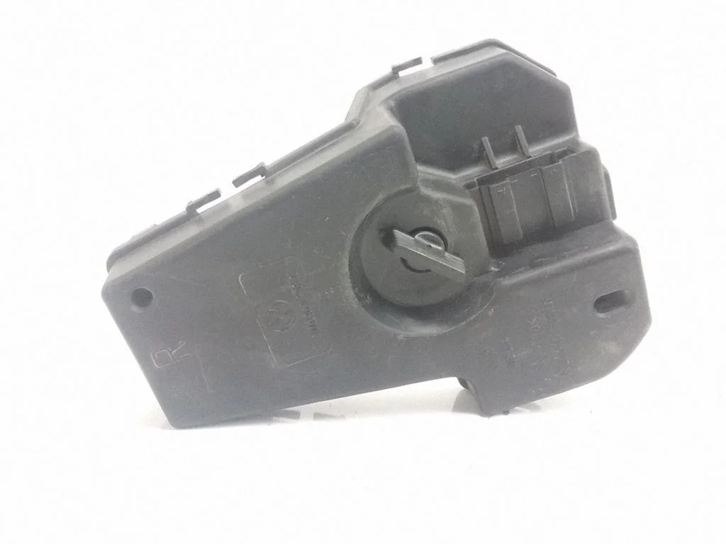 Część lampy tylnej – Volkswagen Sharan (1996-2000)