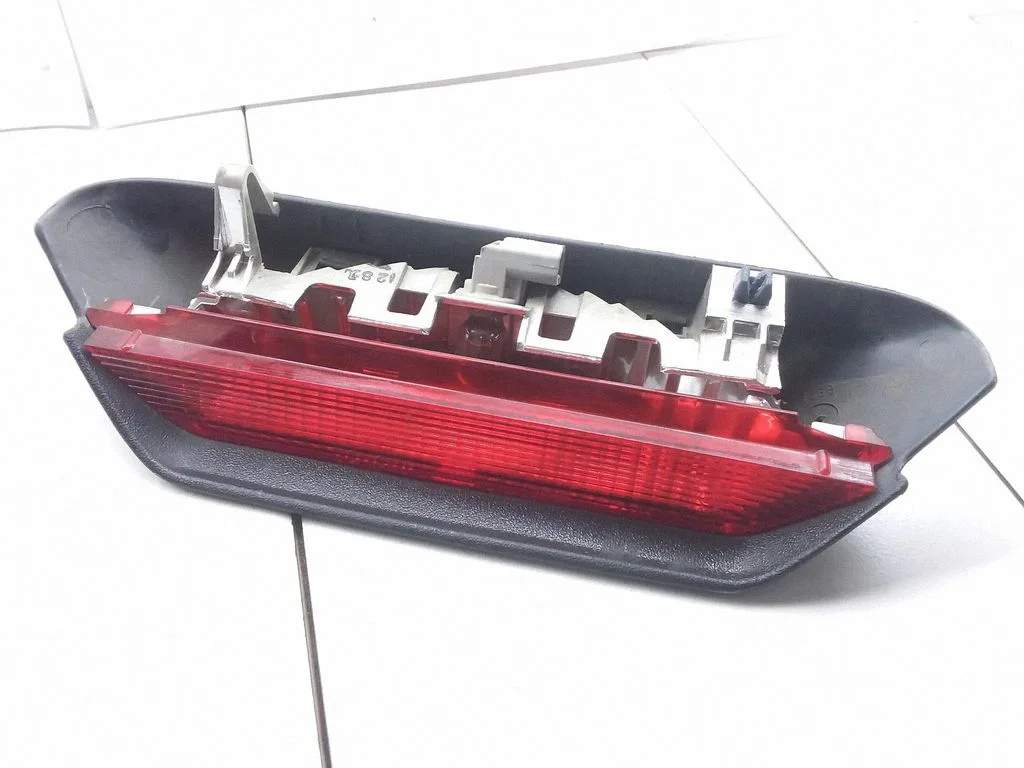 Third/center stoplight – Toyota Yaris Verso (1999-2005)