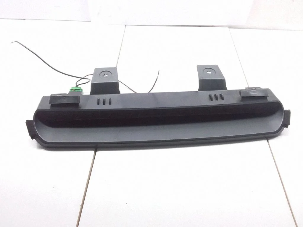 Papildu stopgaismas lukturis – Volvo S40, V40 (1995-2004)