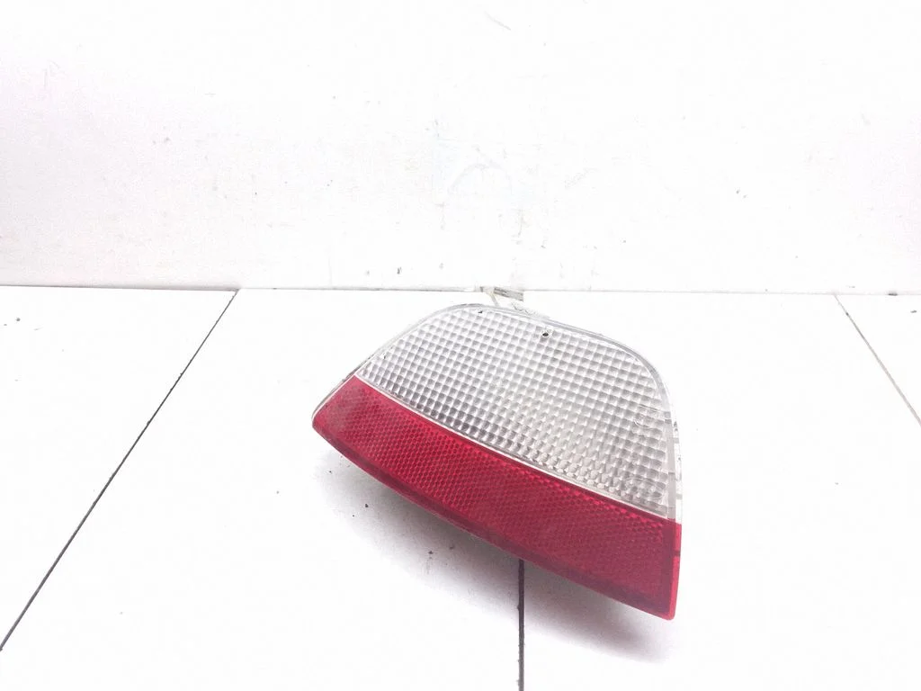 Rear fog light – Ford Focus (1998-2004)