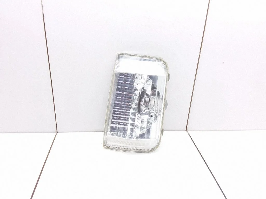 Suunatuli peeglis VM6201R
