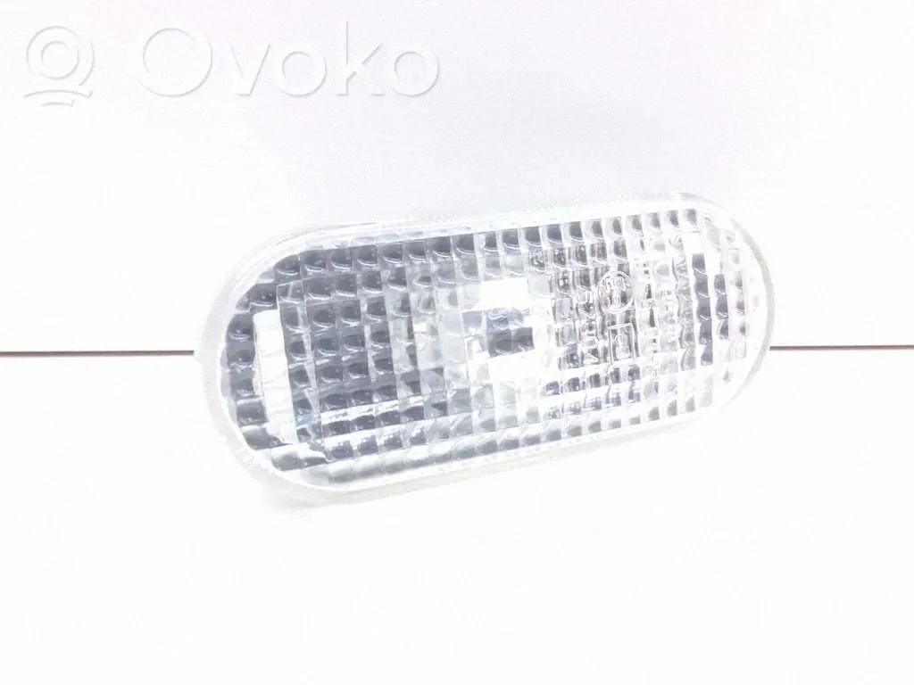 Front fender indicator light – Ford Galaxy (2000-2006)