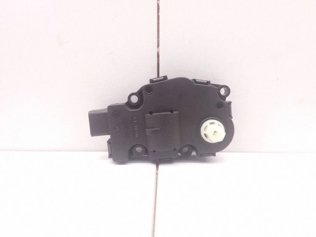A/C air flow flap actuator/motor – Mercedes-Benz R-Class W251 (2005-2013)