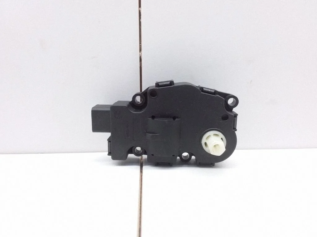 A/C air flow flap actuator/motor – Mercedes-Benz R-Class W251 (2005-2013)