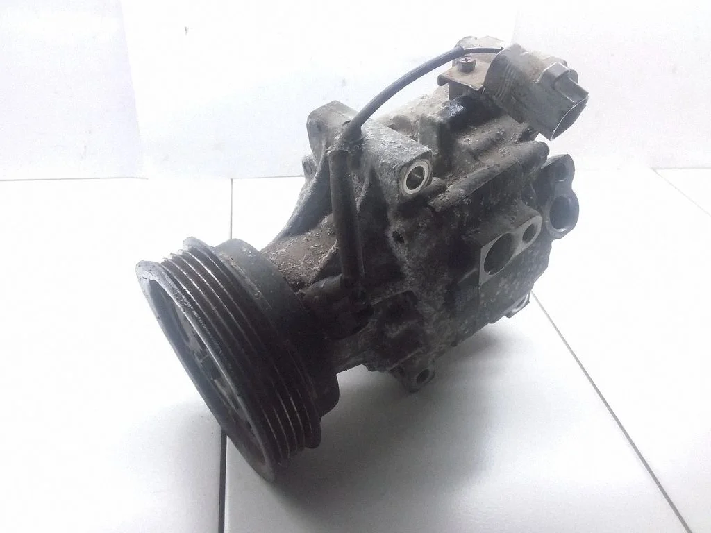 Air conditioning (A/C) compressor (pump) – Toyota Corolla Verso E121 (2001-2004)