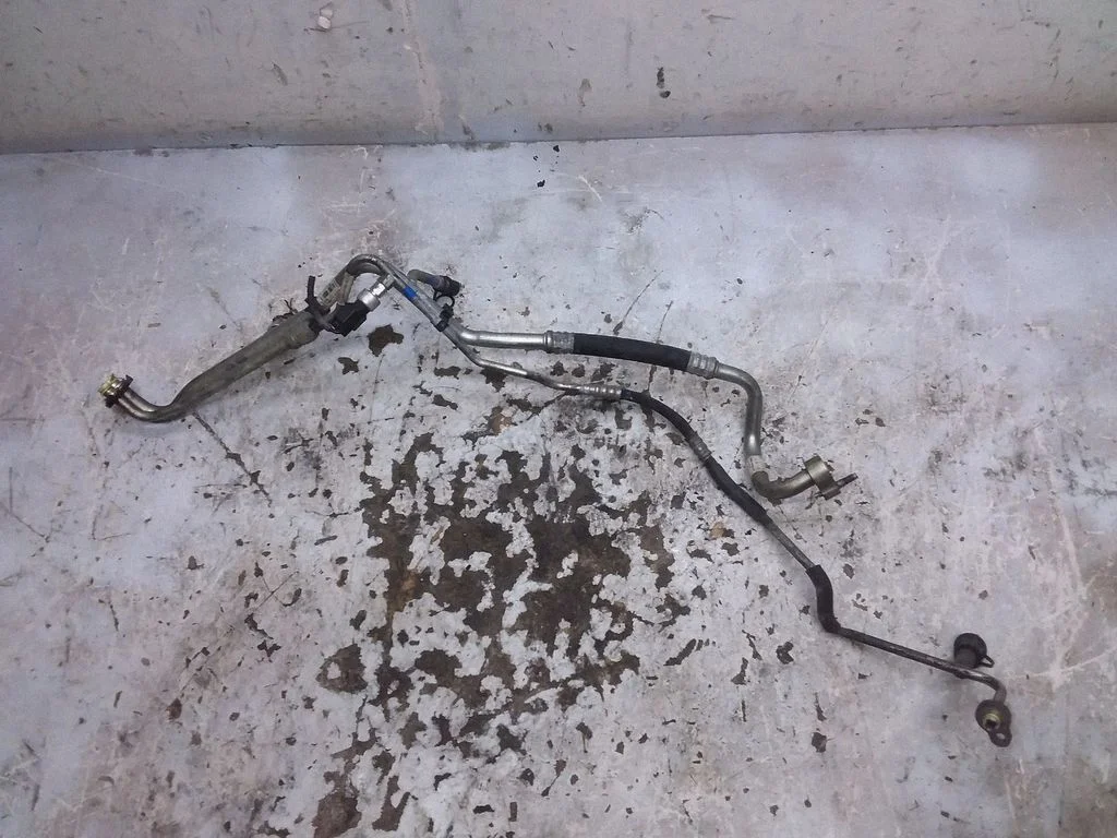 Air conditioning (A/C) pipe/hose – Volvo C30 (2010-2013)