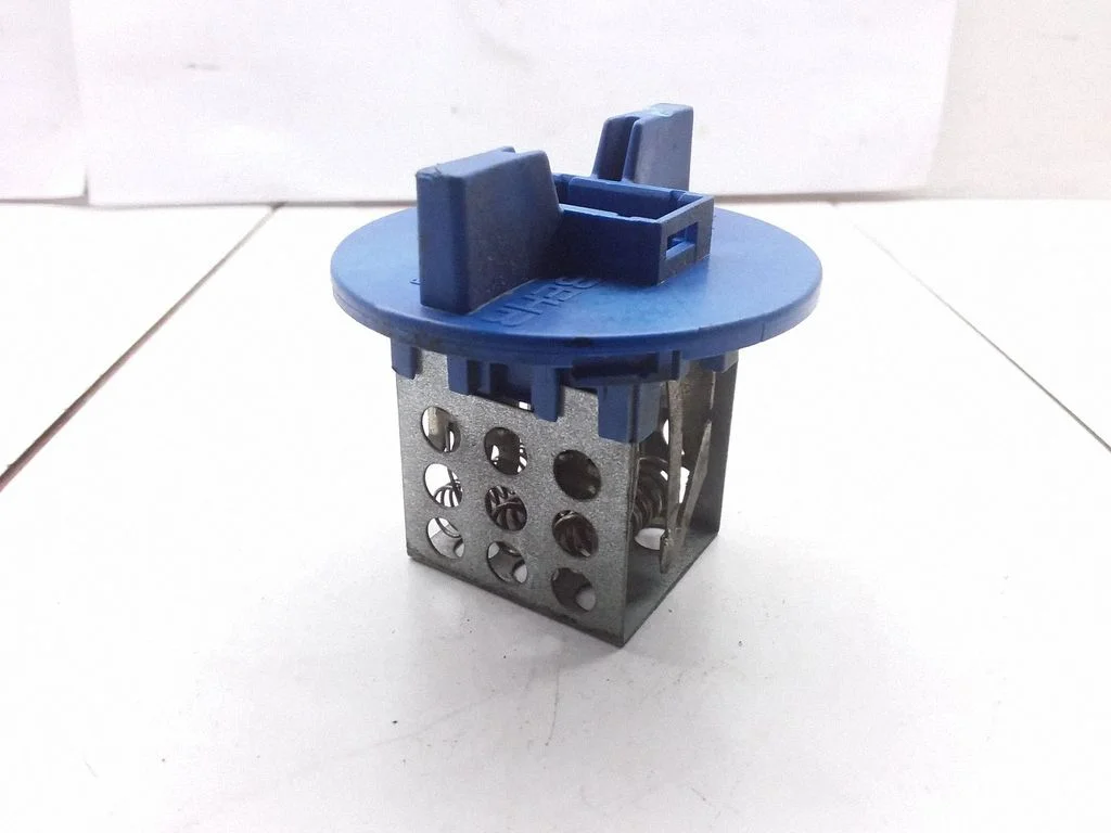 Heater blower motor/fan resistor – Mercedes-Benz Sprinter W906 (2006-2018)