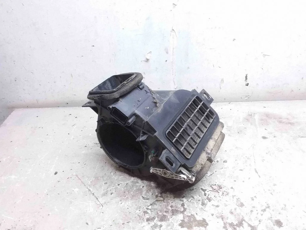 Salongi kütte- ja kliimaploki plastkorpus – Land Rover Defender (2007-2016)