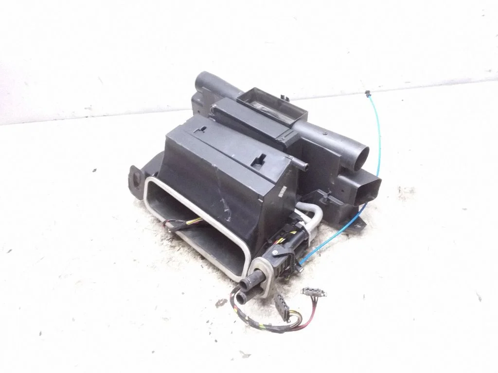 Salongi kütte- ja kliimaploki plastkorpus – Mercedes-Benz Sprinter W901 W902 W903 W904 (1995-2007)