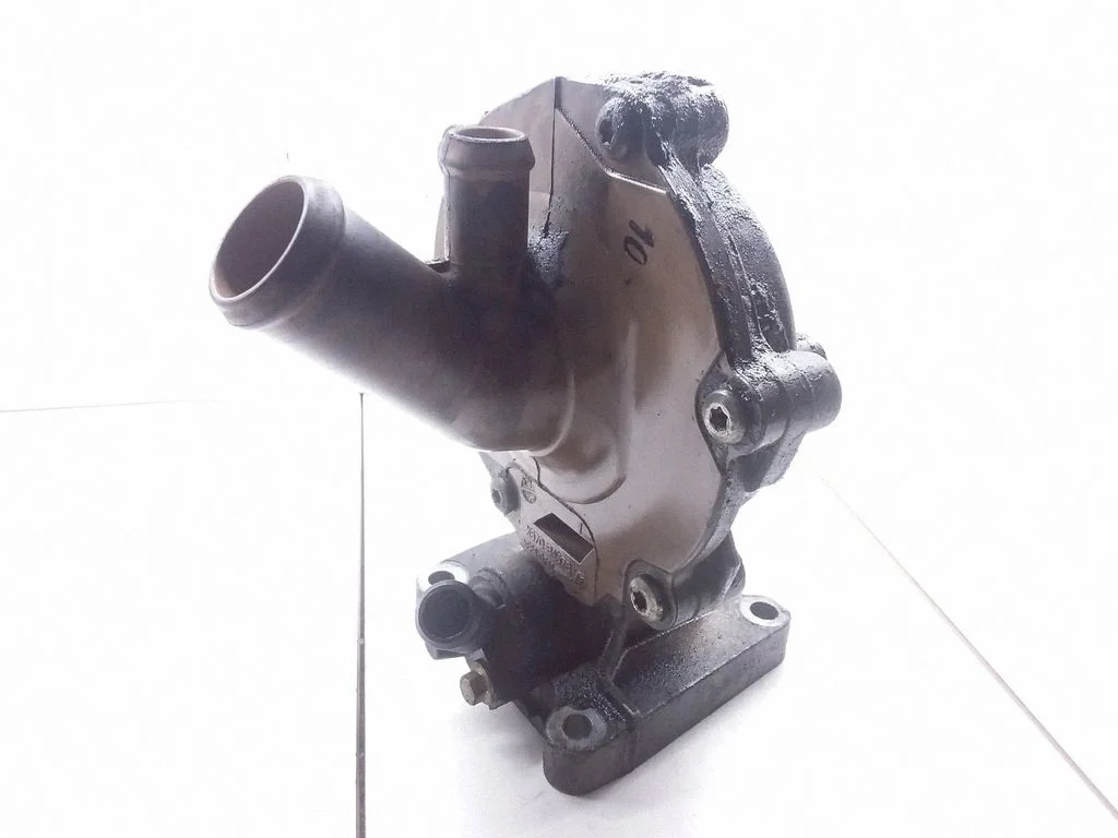 Water pump XS7Q8A578