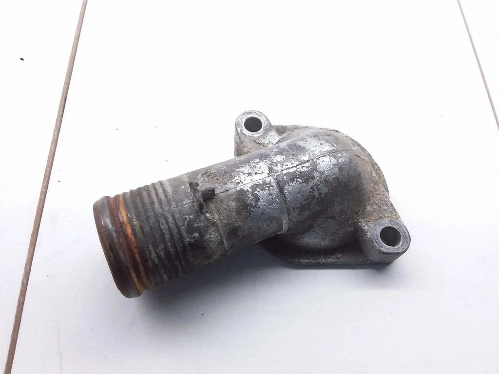 Thermostat/thermostat housing – Volvo S80 (1999-2003)