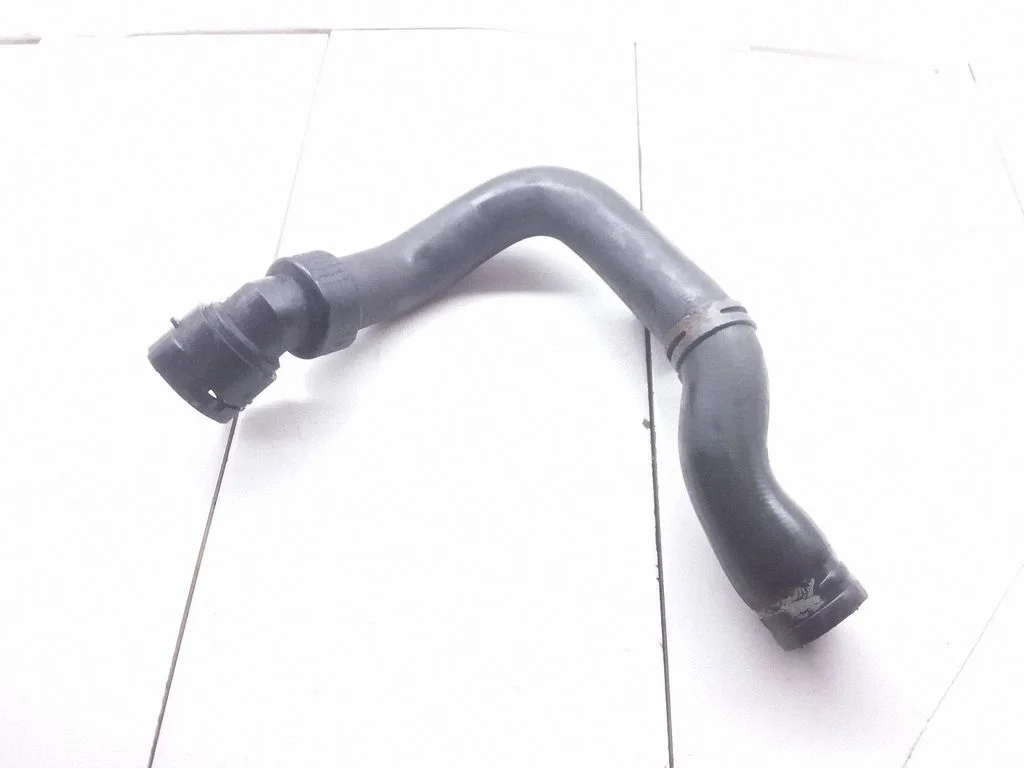 Engine coolant pipe/hose – Volkswagen Passat B5.5 (2001-2005)