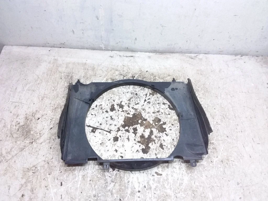 Radiator cooling fan shroud WLVH15211