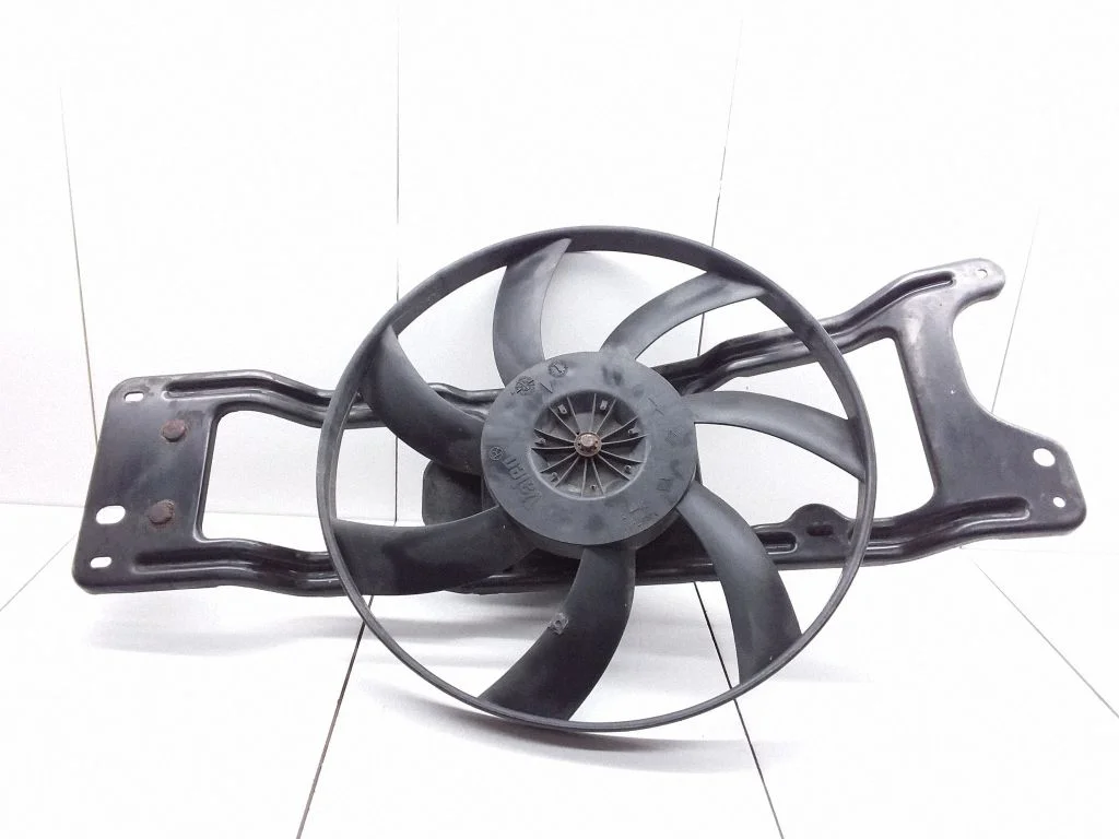 Radiator cooling fan shroud – Renault Megane I (1995-2002)