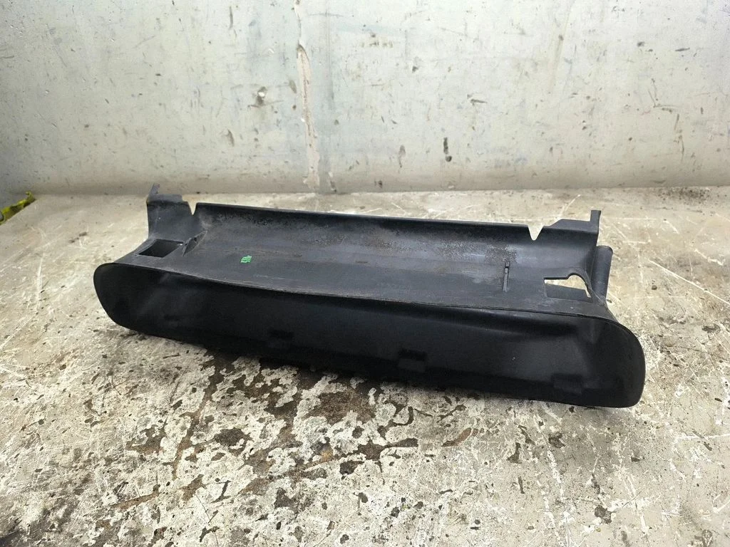 Intercooler air guide/duct channel 08678313